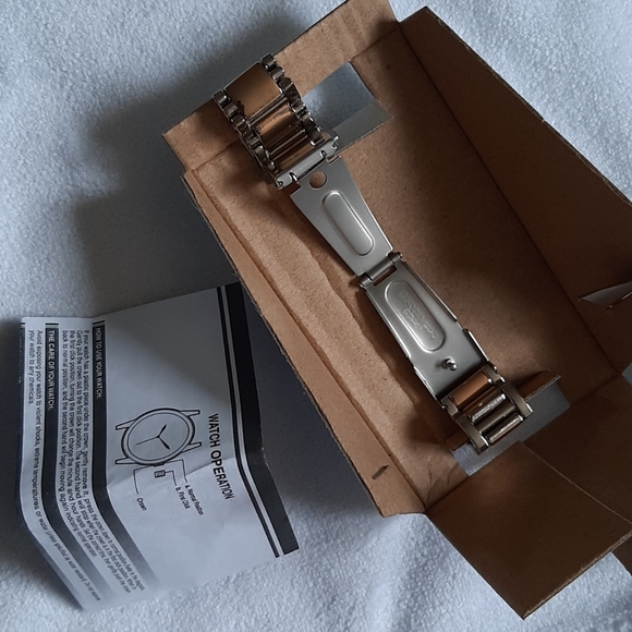 New Stainless Steel Rose and White Gold-tone Watch - Picture 6 of 7